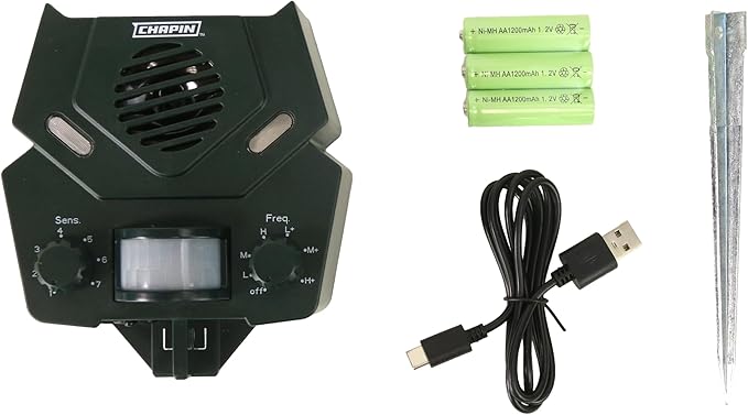 Chapin 76001 Ultrasonic Animal Repeller Outdoor, Solar Powered for Yards, Gardens, and Fields, Deer, Raccoon, Skunk, Rabbit, Rodent, Cat, Sound Repellent