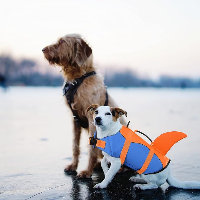 Dog Life Jacket, Adjustable Dog Life Vest, Pet Lifesaver for Swimming, Shark Life Jacket with Rescue Handle, Rip-Stop Safety Vest for Small Medium Large Dogs