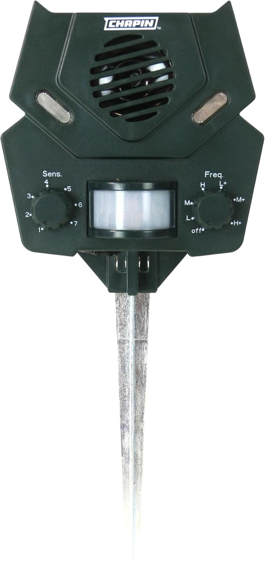 Chapin 76001 Ultrasonic Animal Repeller Outdoor, Solar Powered for Yards, Gardens, and Fields, Deer, Raccoon, Skunk, Rabbit, Rodent, Cat, Sound Repellent