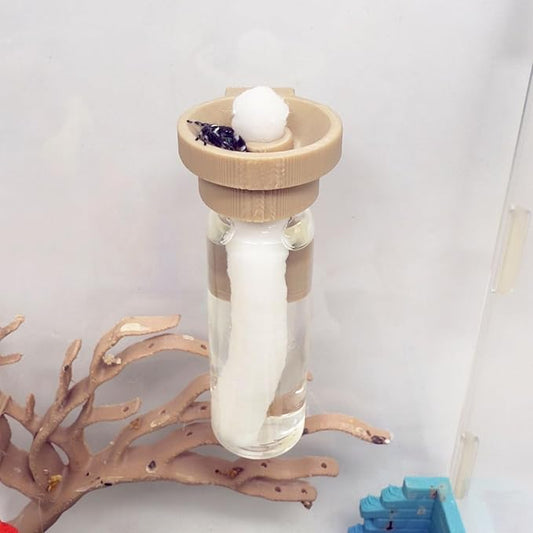 Jumping Spider Water Dispenser, Magnetic Hanging Feeder,Suitable for Jumping Spiders,Tarantulas, Praying Mantises,Arboreal Animals, and Other Small Animal Enclosure Accessories (Wood Color, 15ML)