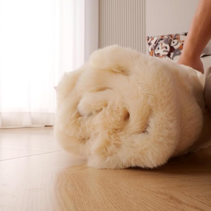 SHENGOCASE Pet Cushion Pad, Faux Fur Dog and Cat kneading Pillow, Cozy Bed Insert for Crate Pad Padding for Cage Kennel House Condo Shelf (27.5" x 41")