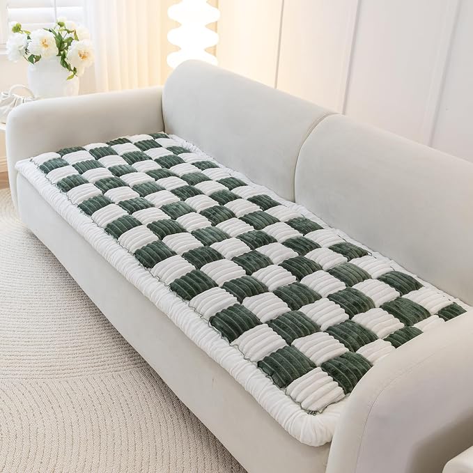 Dog Couch Cover Protector, Quilted Washable Non-Slip Sofa Mat for Pets | Cotton fabric, quilted checkerboard, PP cotton filling, non-slip backing, machine washable, for sofa, window seat and floor
