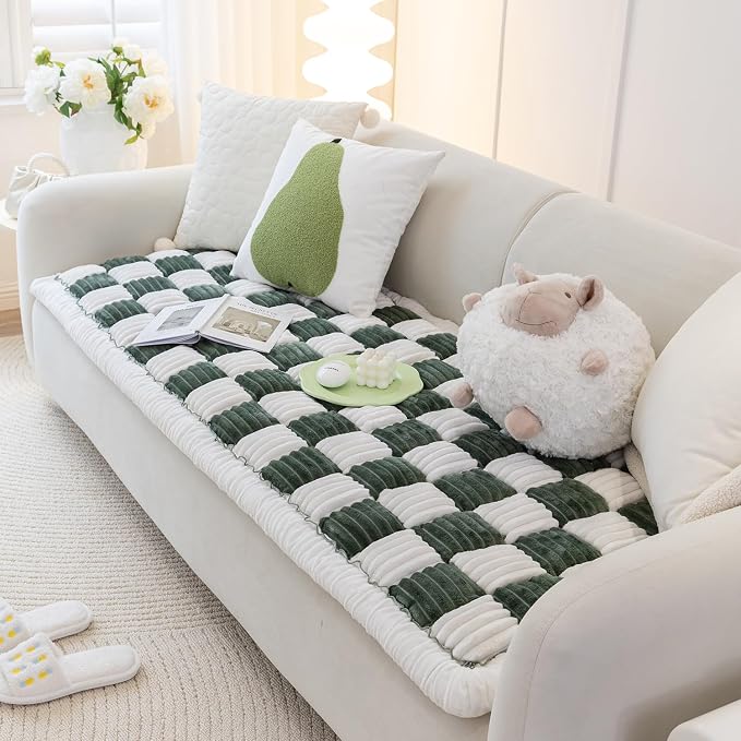 Dog Couch Cover Protector, Quilted Washable Non-Slip Sofa Mat for Pets | Cotton fabric, quilted checkerboard, PP cotton filling, non-slip backing, machine washable, for sofa, window seat and floor