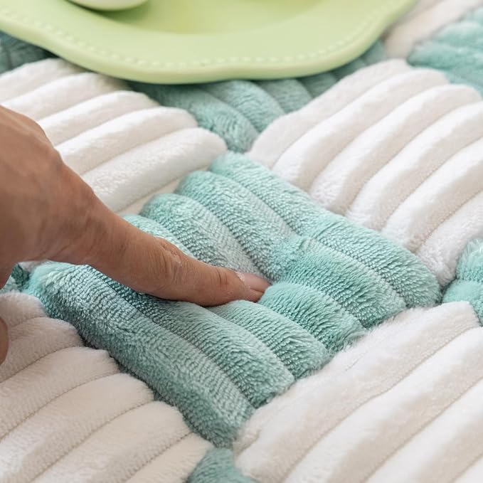 Dog Couch Cover Protector, Quilted Washable Non-Slip Sofa Mat for Pets | Cotton fabric, quilted checkerboard, PP cotton filling, non-slip backing, machine washable, for sofa, window seat and floor