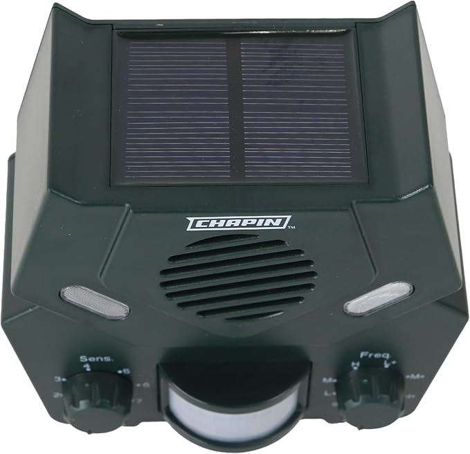 Chapin 76001 Ultrasonic Animal Repeller Outdoor, Solar Powered for Yards, Gardens, and Fields, Deer, Raccoon, Skunk, Rabbit, Rodent, Cat, Sound Repellent