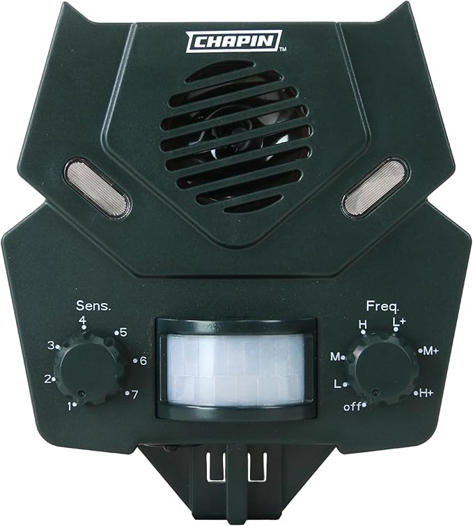 Chapin 76001 Ultrasonic Animal Repeller Outdoor, Solar Powered for Yards, Gardens, and Fields, Deer, Raccoon, Skunk, Rabbit, Rodent, Cat, Sound Repellent