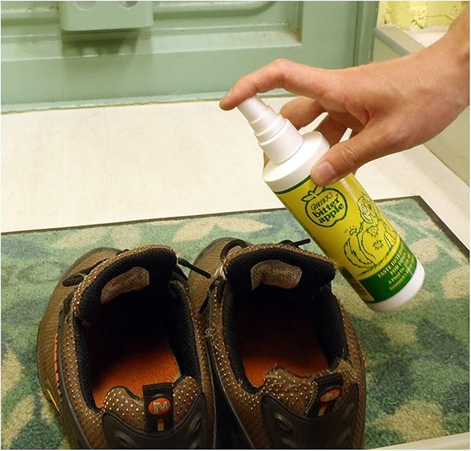 Grannick's Bitter Apple for Dogs Spray Bottle, 16 Ounces, Golds & Yellows (1116AT)