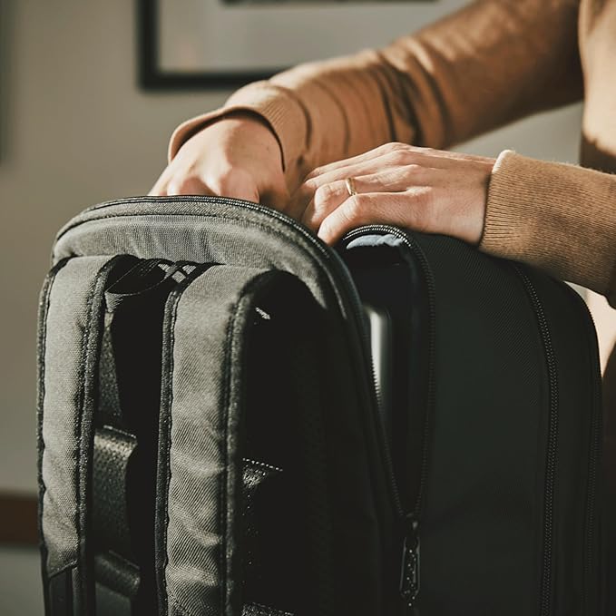 High Sierra Lineage Travel Backpack - Black